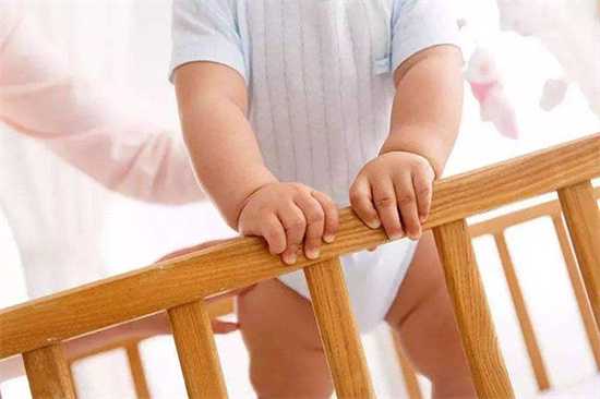 揭秘6个月宝宝惊人的发育变化：从头到脚的全面